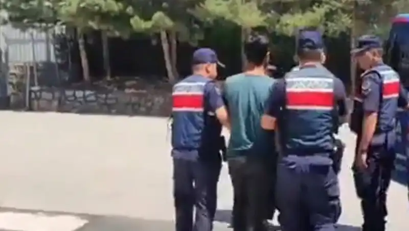 Türkiye Genelinde DAEŞ Operasyonları: 14 İlde 26 Gözaltı!
