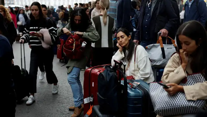 İspanya’da Kablo Hırsızlığıyla Yolcular Bir Tren Seferinde Mahsur Kaldı