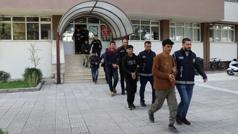 Edirne ve Kırklareli'nde Kaçak Göçmen Operasyonu: Sınır İhlalleri ve Zor Durumlar