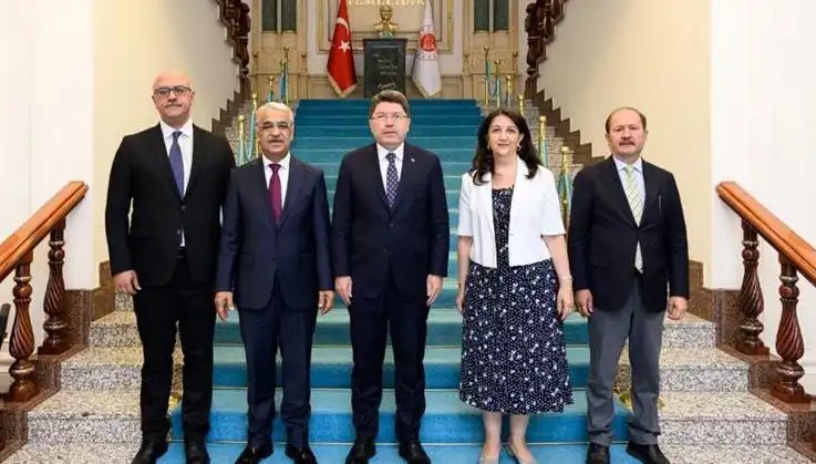 DEM Parti İmralı Heyeti, Adalet Bakanı Yılmaz Tunç ile Tarihi Görüşmeyi Gerçekleştirdi