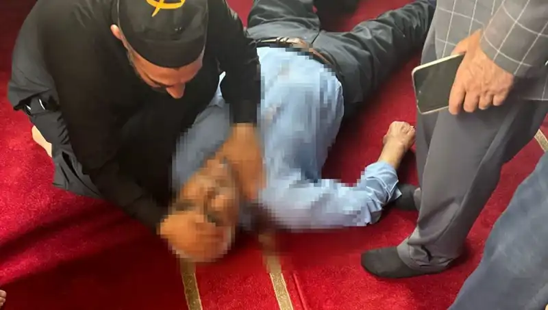 Camide Namaz Kılan Adam Bıçaklandı: Olay Hemen Sonrası Neler Oldu?