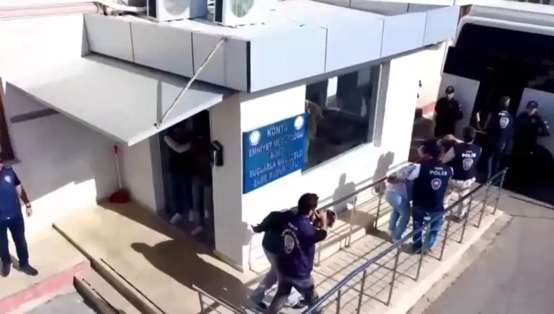 10 İlde Yapılan Dolandırıcılık Operasyonunda 13 Kişi Tutuklandı
