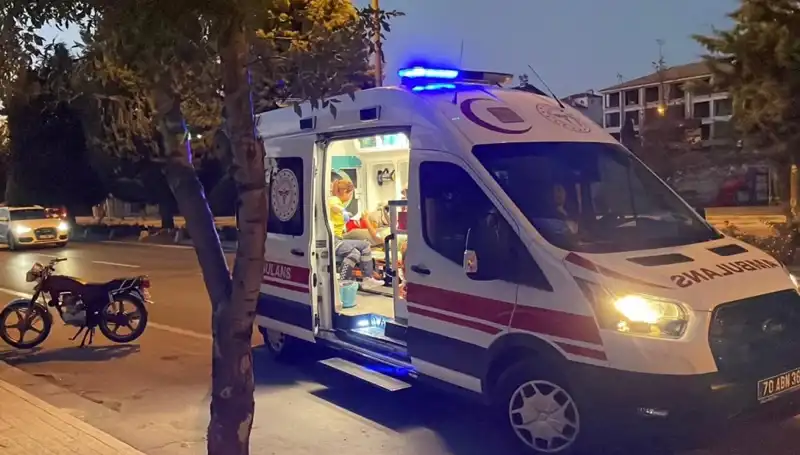 Motorcuya Çarpan Araç, 70 Metre Sürüklendi: Sürücü Kayboldu