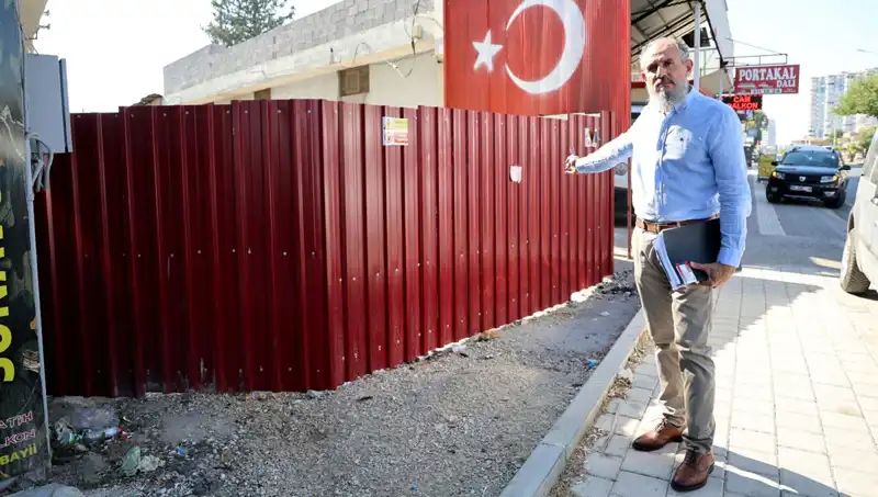 Tapulu Arazim Dedi, Sokağın Girişini Kapattı: Mahallede Kriz Başladı