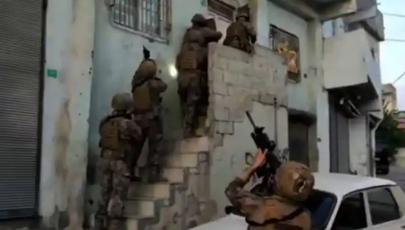 DAEŞ'in İzinde: 49 İlde 210 Terör Şüphelisi Yakalandı!