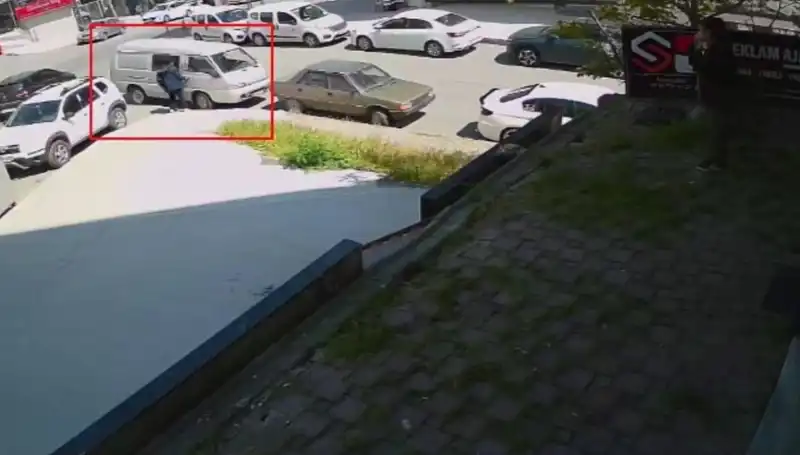 Aracını Çalmak İsteyen Hırsız Suçüstü Yakalandı: Olayın Detayları