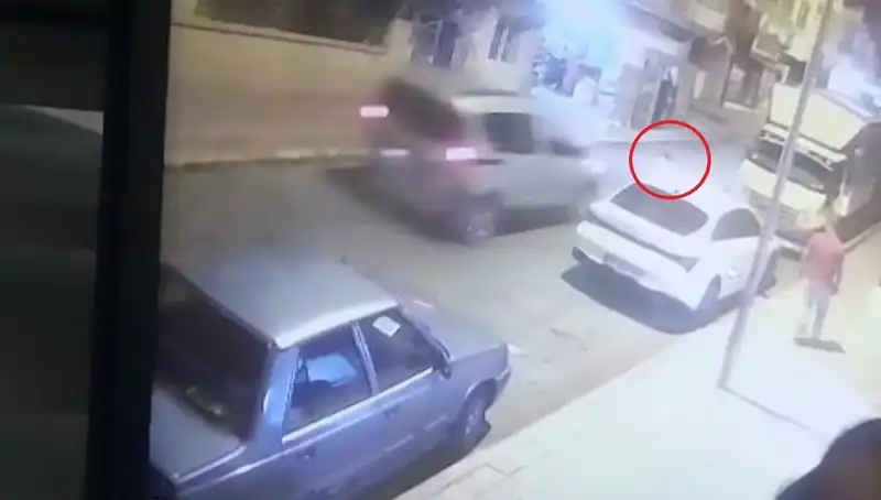 Hafif Ticari Araç Yola Fırlayan Çocuğa Çarptı: Olayın Detayları