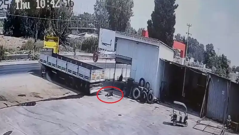 Korkunç İş Kazası: 16 Yaşındaki Çocuk İşçi TIR'ın Altında Can Verdi