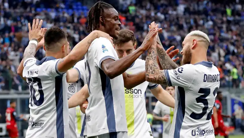 Serie A'da Şampiyonluk Yarışı: Play-Off Heyecanı Kapıda