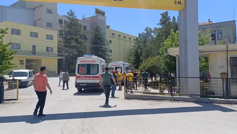 Çorum'daki Un Fabrikasında Korkutan Patlama: Biri Ağır, 9 Yaralı!
