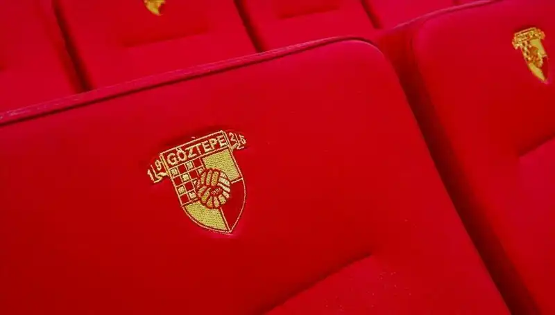 Göztepe, Genç Yeteneği Junior Olaitan ile Anlaştı: Futbolseverleri Heyecanlandıran Transfer!