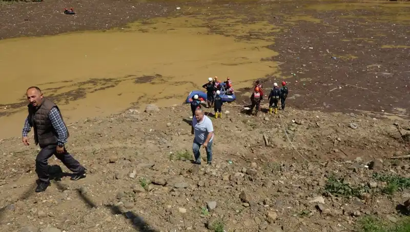 Trabzon'da Sele Kapılan Adamın İnanılmaz Kurtuluş Hikayesi