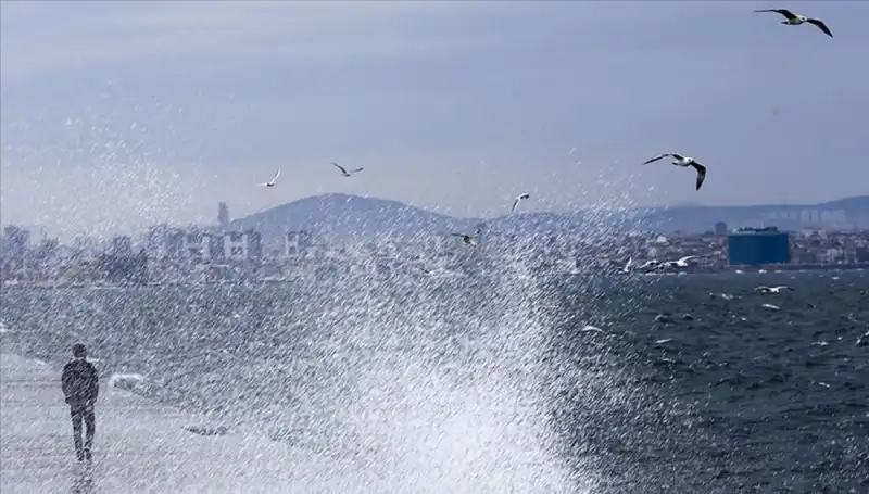 Marmara ve Ege Denizi'nde Kuvvetli Rüzgar Alarmı: Tedbirlerinizi Alın!