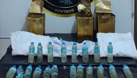 Bal Tenekeleri İçinden Kilolarca Metamfetamin Çıktı: Uyuşturucu Operasyonu Şoke Etti
