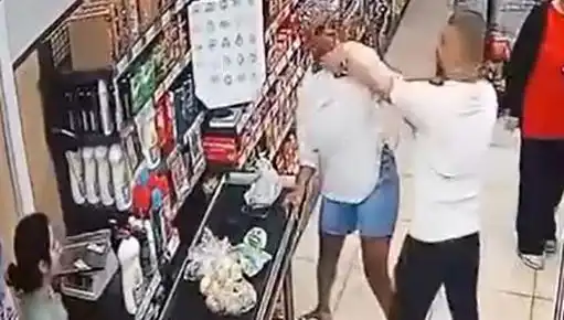 Markette Korkutan Olay: Çocuğunun Önünde Kadına Saldırdı