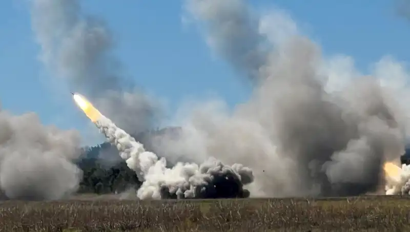 Avustralya'nın En Büyük Askeri Tatbikatında Tarihi HIMARS Atağı Gerçekleşti