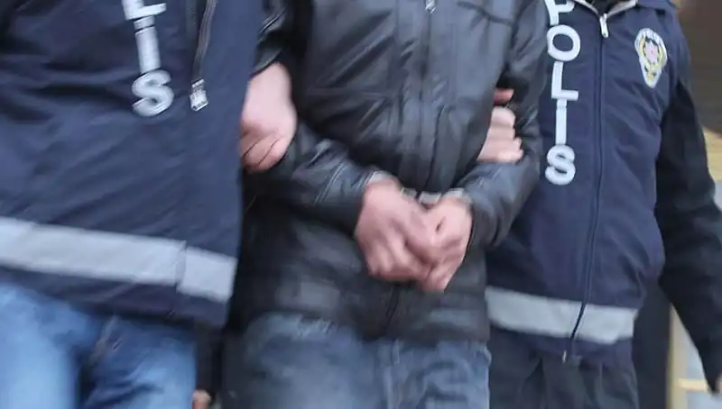 Konya'da Büyük Dolandırıcılık Operasyonu: 13 Kişi Gözaltında!