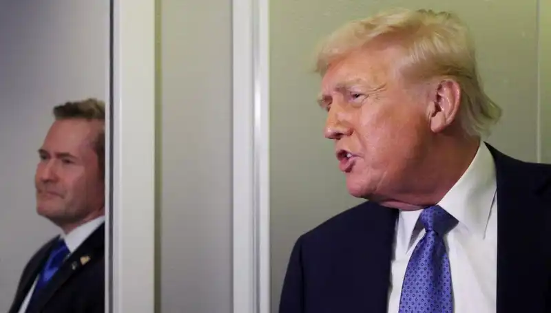 Trump'ın Görevden Alma Kararı, Mike Waltz'un Planlarının Sızdırılması ile İlgili Mi?