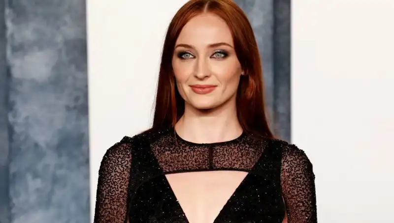 Game of Thrones Yıldızı Sophie Turner'dan Şaşırtan Tepki: Kızdıran Yorum Nedir?