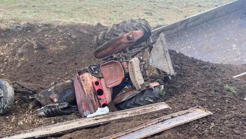 Kayseri'de Kontrolden Çıkan Traktör Şarampole Yuvarlandı: Kaza Detayları ve Sonrası