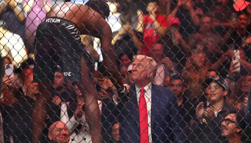 Trump, Beyaz Saray Bahçesinde UFC Maçı Düzenliyor!