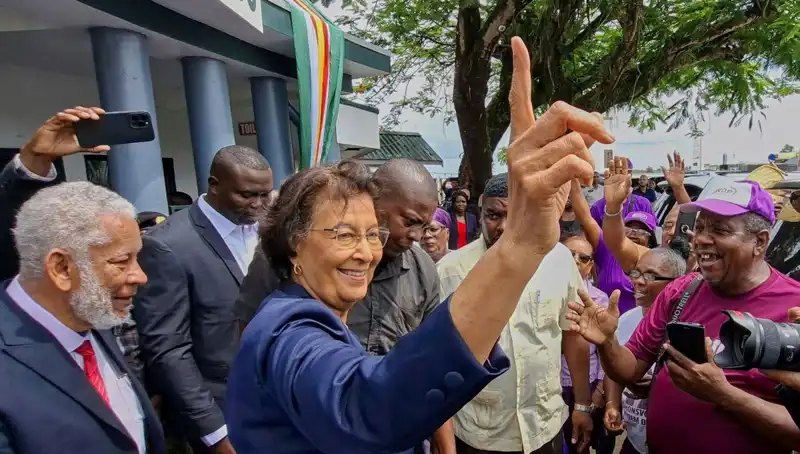 Surinam’da Tarihi An: İlk Kadın Devlet Başkanı Göreve Geldi