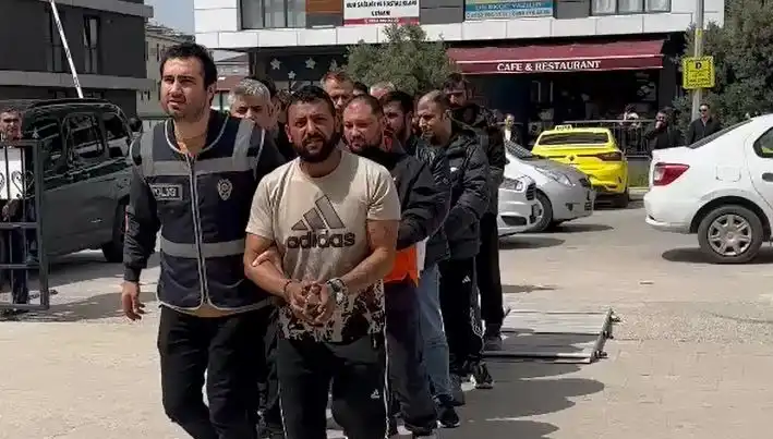 Edirne’de Eş Zamanlı Operasyon: Yedi Firari Suçlu Yakalandı!