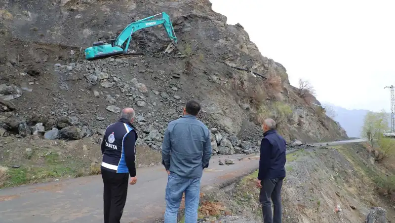 Hakkari’de Kaya Düşmeleriyle Mücadele İçin Yeni Önlemler Alınıyor