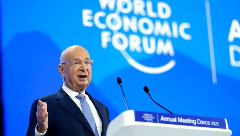 Davos’un Kurucusu Klaus Schwab Görevini Bıraktı: Arkasında Yatan Sebepler Neler?