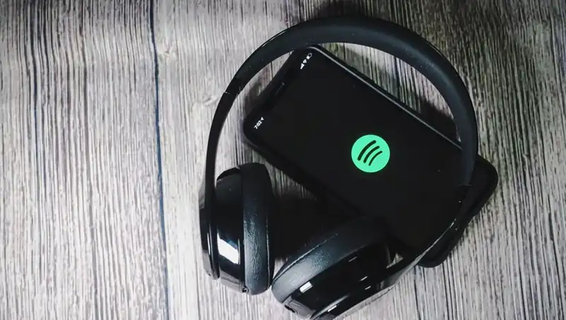 Yapay Zeka Tehlikesi Büyüyor: Spotify Ölü Sanatçılar İçin Yeni Şarkılar Yayınlıyor