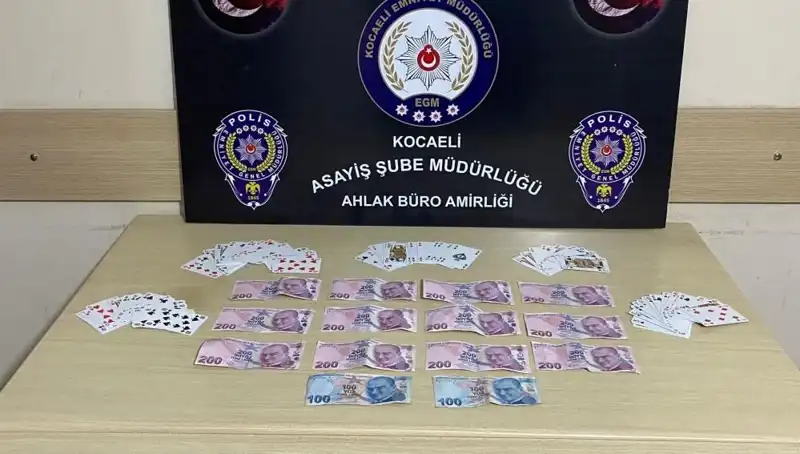 Kocaeli'de Kahvehanelere Yönelik Kumara Baskın: 20 Gözaltı!