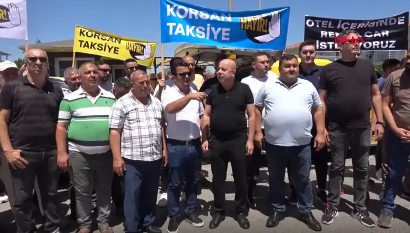 Belek Taksicileri Kontak Kapatma Eylemiyle Ses Getirdi