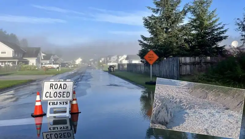 Alaska'daki Buzul Barajı Taşarak Büyük Tehlike Yarattı