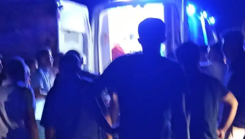Otomobil Uçuruma Yuvarlandı: Sürücüsünün Hayat Mücadelesi Devam Ediyor!