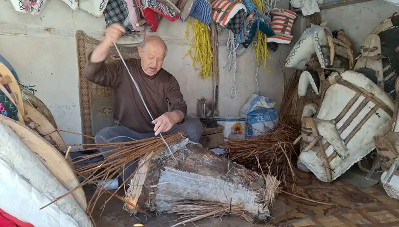 Teknolojiye Karşı Duran Aile Geleneği: Babadan Oğula Geçen Meslek