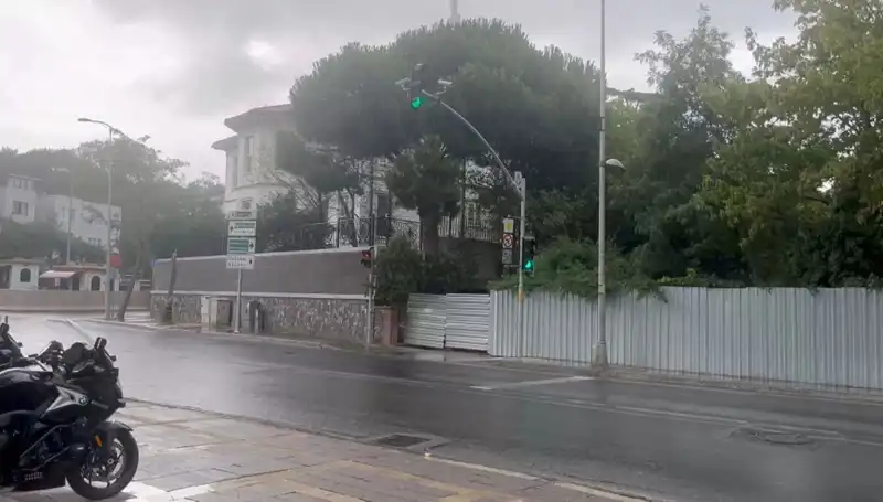 İstanbul'da Sağanak Yağışlar Hayatı Olumsuz Etkiledi