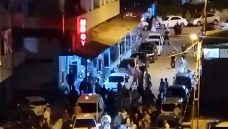Düğün Sevinci Yerini Kaosa Bıraktı: Kalabalığa Araçla Daldı