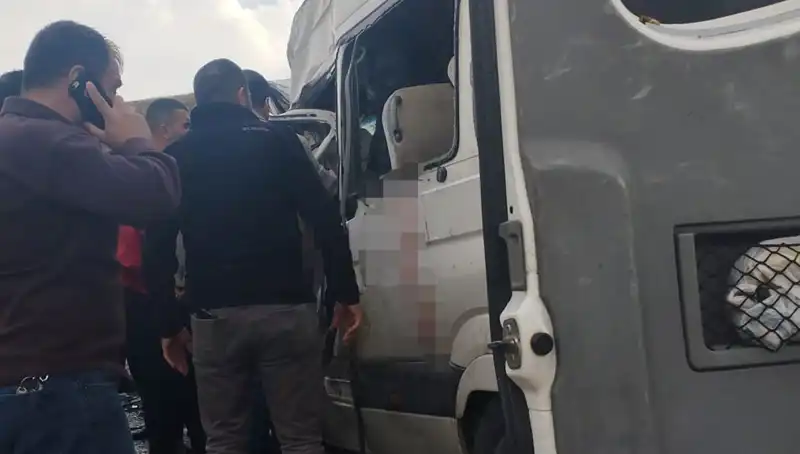 Van'da Meydana Gelen Feci Kaza: 6 Can Gitti, 8 Yaralı!