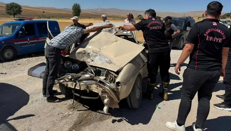Kahramanmaraş’ta Kamyonet ve Otomobil Çarpıştı: Kazada Yaralılar Var