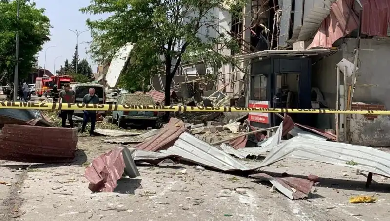 Gaziantep'teki Fabrika Patlaması: Yaralılar ve Soruşturma Başlatıldı