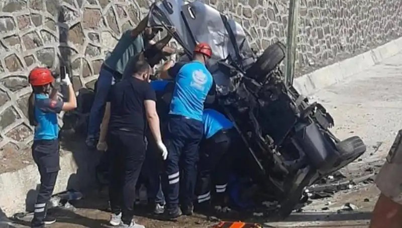 Tunceli'de Feci Kaza: İki Araç Kafa Kafaya Çarpıştı