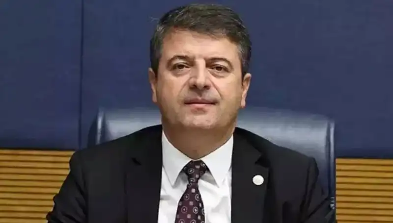 Adıyaman Belediye Başkanı Abdurrahman Tutdere Görevine İade Edildi: Yeni Dönem Neler Getirecek?