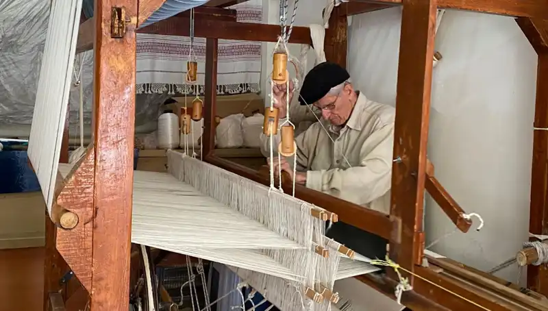 62 Yıldır İğne ile İpliği Birleştiriyor: Sanatıyla Hayat Bulan Usta