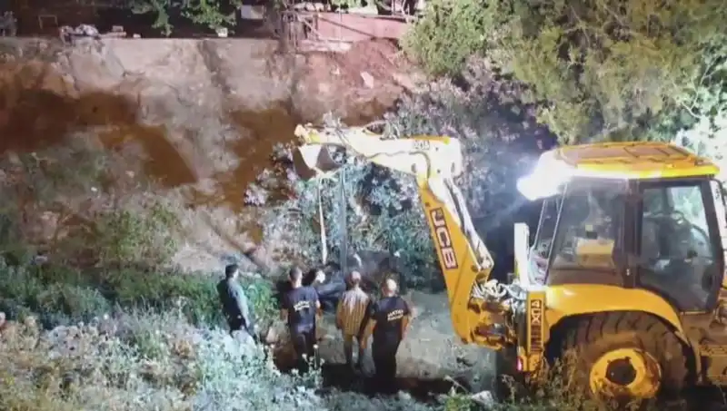 Hatay’da İnek İçin Yapılan Kurtarma Operasyonu Gözleri Doldurdu
