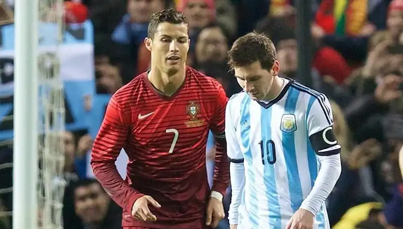 Cristiano Ronaldo, Messi’yi Geride Bırakarak Futbol Tarihine Geçti