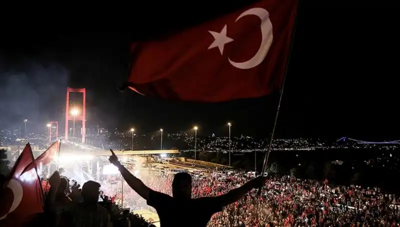 15 Temmuz Destanını Sahneye Taşıyan "En Uzun Gece" Külliye'de!