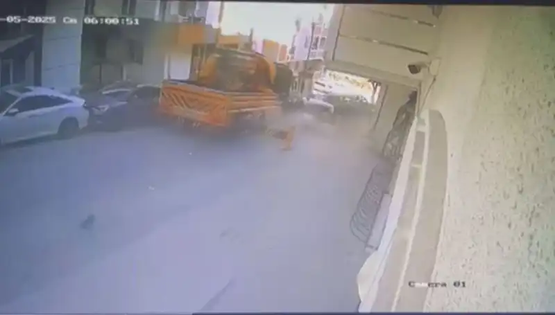 Kontrolden Çıkan Vinç, 23 Araca Çarparak Durmayı Başardı