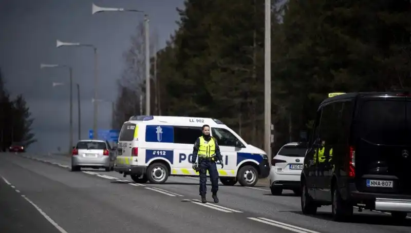 Finlandiya'da Okulda Bıçaklı Saldırı: Üç Öğrenci Yaralı!