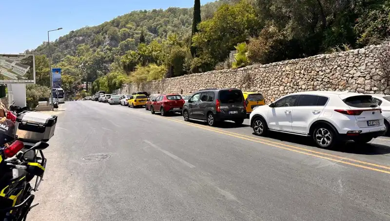 Fethiye-Oludeniz Yolunda Tatilcilerin Yoğunluğu Üç Kilometreyi Aştı!