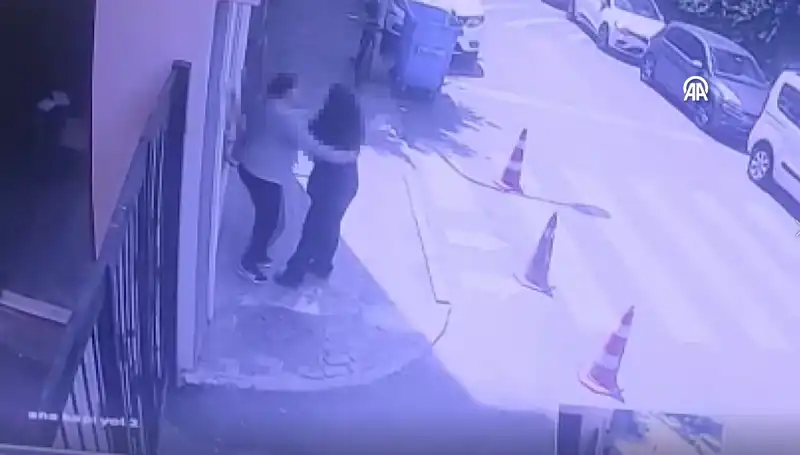 İstanbul'daki Lise Tuvaletinde Şok Eden Olaya Ne Oluyor?